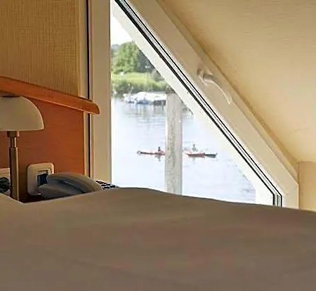 Zur Brücke Hotel 3*