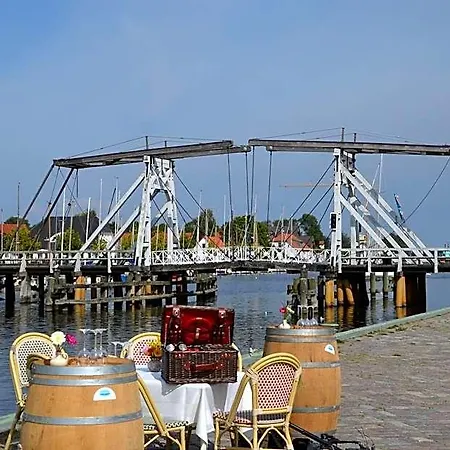Zur Brücke Hotel